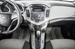 Седан Chevrolet Cruze 2012 года, 799000 рублей, Барнаул