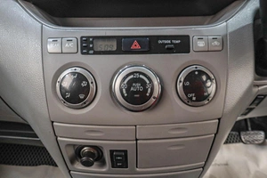 Минивэн Toyota Voxy 2003 года, 1139000 рублей, Челябинск