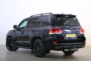 Внедорожник Toyota Land Cruiser 2017 года, 6489000 рублей, Омск