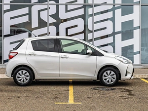 Хетчбэк Toyota Vitz 2019 года, 968070 рублей, Краснодар