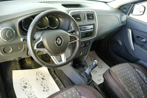 Седан Renault Logan 2020 года, 819000 рублей, Омск