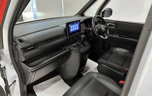 Минивэн Honda Stepwgn Spada 2022 года, 2897000 рублей, Красноярск