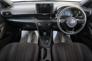 Хетчбэк Toyota Yaris 2021 года, 1229000 рублей, Омск