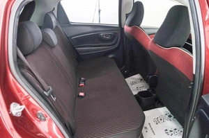 Хетчбэк Toyota Vitz 2017 года, 979000 рублей, Красноярск