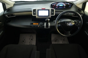 Минивэн Honda Freed 2012 года, 1159000 рублей, Омск