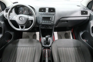 Седан Volkswagen Polo 2017 года, 949000 рублей, Омск