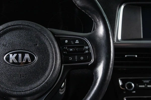 Седан Kia Optima 2018 года, 1899000 рублей, Сургут