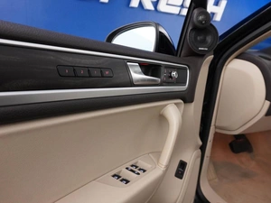 Внедорожник Volkswagen Touareg 2014 года, 3649077 рублей, Москва