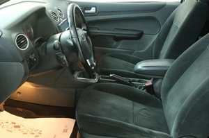 Хетчбэк Ford Focus 2006 года, 379000 рублей, Омск