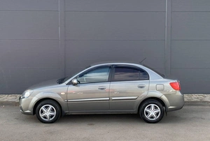 Седан Kia Rio 2011 года, 570000 рублей, Солонцы