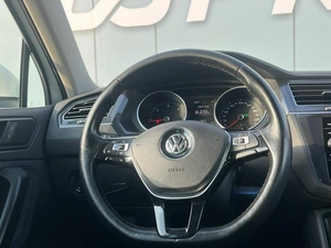 Внедорожник Volkswagen Tiguan 2018 года, 2750000 рублей, Ижевск
