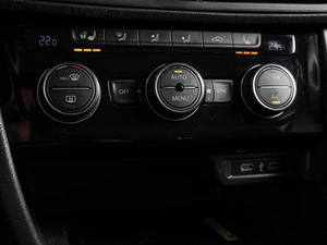 Седан Volkswagen Jetta 2019 года, 1998000 рублей, Воронеж