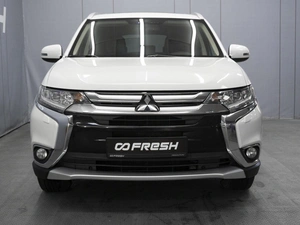 Внедорожник Mitsubishi Outlander 2015 года, 2330000 рублей, Омск