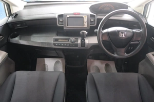 Минивэн Honda Freed 2009 года, 1169000 рублей, Омск