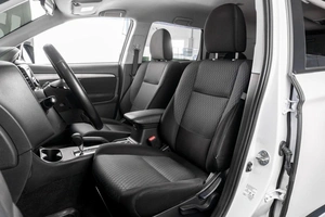 Внедорожник Mitsubishi Outlander 2016 года, 1679000 рублей, Петрозаводск