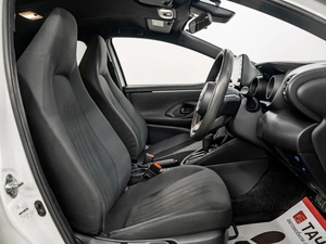 Хетчбэк Toyota Yaris 2020 года, 1270000 рублей, Красноярск