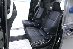 Минивэн Toyota Voxy 2015 года, 1883000 рублей, Солонцы