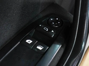 Хетчбэк Peugeot 208 2013 года, 629000 рублей, Воронеж