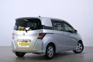 Минивэн Honda Freed 2010 года, 1159000 рублей, Омск