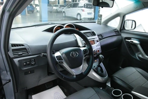 Минивэн Toyota Verso 2010 года, 1188000 рублей, Солонцы