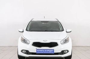 Хетчбэк Kia Ceed 2013 года, 949000 рублей, Красноярск