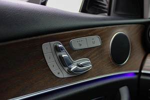 Седан Mercedes-benz E-класс 2018 года, 2890000 рублей, Ярославль