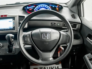 Минивэн Honda Freed 2014 года, 1100000 рублей, Красноярск