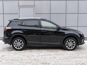Внедорожник Toyota RAV4 2016 года, 2550000 рублей, Санкт-Петербург