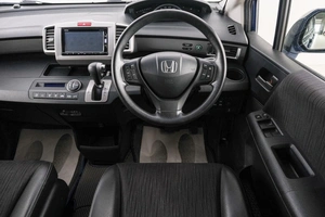 Минивэн Honda Freed 2015 года, 1299000 рублей, Красноярск