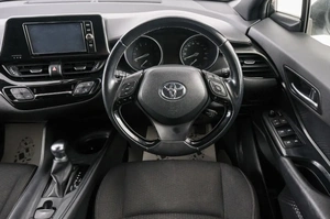Внедорожник Toyota C-HR 2018 года, 1949000 рублей, Красноярск
