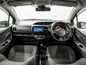 Хетчбэк Toyota Vitz 2019 года, 1000000 рублей, Красноярск