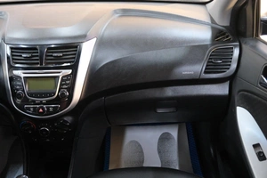 Хетчбэк Hyundai Solaris 2012 года, 619000 рублей, Омск