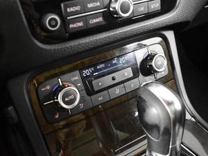 Внедорожник Volkswagen Touareg 2013 года, 1843200 рублей, Казань