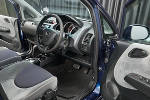 Хетчбэк Honda Fit 2003 года, 527000 рублей, Красноярск