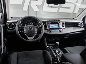 Внедорожник Toyota RAV4 2015 года, 2180000 рублей, Тюмень