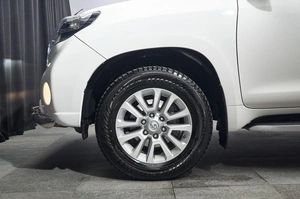 Внедорожник Toyota Land Cruiser Prado 2016 года, 3499000 рублей, Красноярск