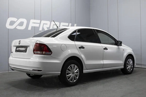 Седан Volkswagen Polo 2016 года, 860000 рублей, Омск