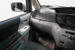 Минивэн Toyota Voxy 2006 года, 889000 рублей, Новокузнецк