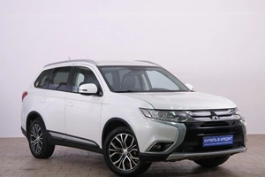 Внедорожник Mitsubishi Outlander 2016 года, 1699000 рублей, Омск