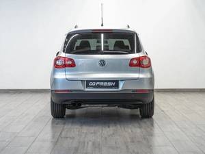 Внедорожник Volkswagen Tiguan 2011 года, 1199000 рублей, Саратов
