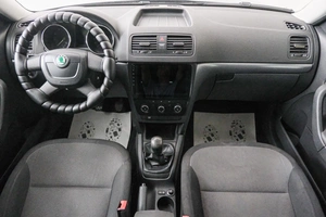 Внедорожник Skoda Yeti 2011 года, 739000 рублей, Красноярск