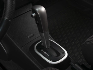 Хетчбэк Nissan Tiida 2011 года, 800000 рублей, Омск