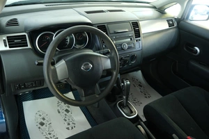 Хетчбэк Nissan Tiida 2010 года, 889000 рублей, Омск