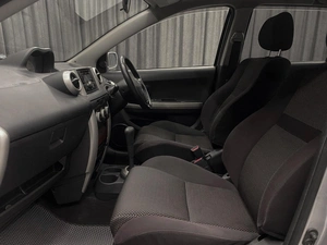 Хетчбэк Toyota Ist 2002 года, 550000 рублей, Красноярск