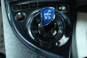 Лифтбек Toyota Prius 2015 года, 1349000 рублей, Омск