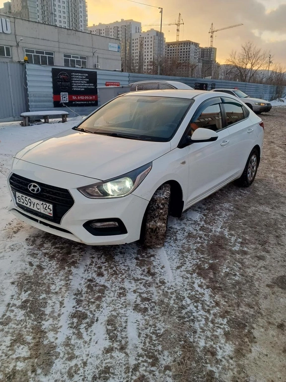 Седан Hyundai Solaris 2017 года, 1155555 рублей, Красноярск