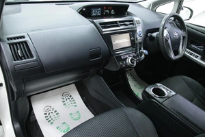 Универсал Toyota Prius Alpha 2017 года, 1598000 рублей, Солонцы