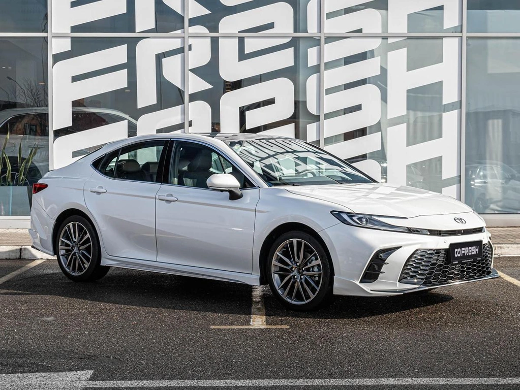 Седан Toyota Camry 2025 года, 4520000 рублей, Краснодар