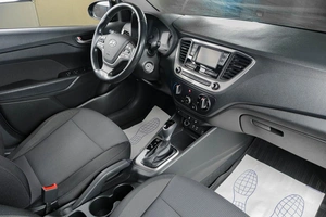 Седан Hyundai Solaris 2018 года, 1229000 рублей, Тюмень