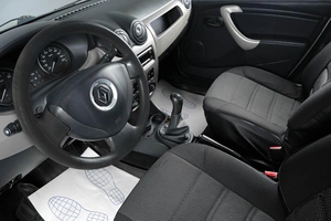 Седан Renault Logan 2011 года, 519000 рублей, Тюмень